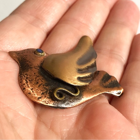 Artisan-style mixed metal bird brooch copper brass lapis? eyes - Picture 2 of 8